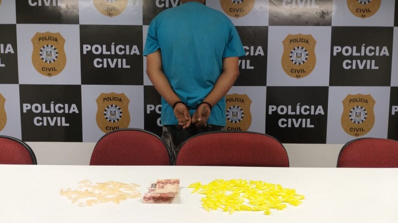 Pol Cia Civil Prende Homem Que Comercializava Drogas Nas Proximidades