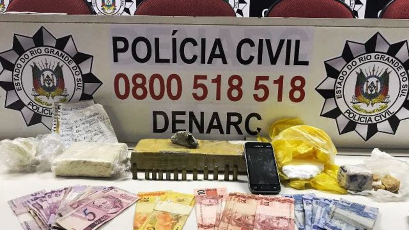 Pol Cia Civil Fecha Dep Sito De Drogas Pr Ximo Escola Em Sapucaia Do