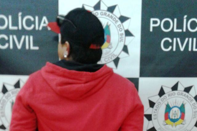 Presos suspeitos de vender drogas próximo à escola em Vacaria Polícia