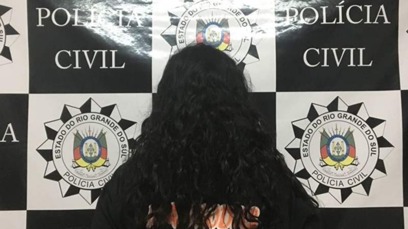 Mulher é presa por tráfico de drogas em Balneário Pinhal Polícia Civil RS