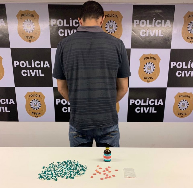 Homem é Preso Por Tráfico De De Drogas Em Viamão - Polícia Civil RS