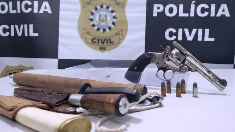 Homem de 61 anos é preso em flagrante por posse ilegal de arma de fogo em Pelotas