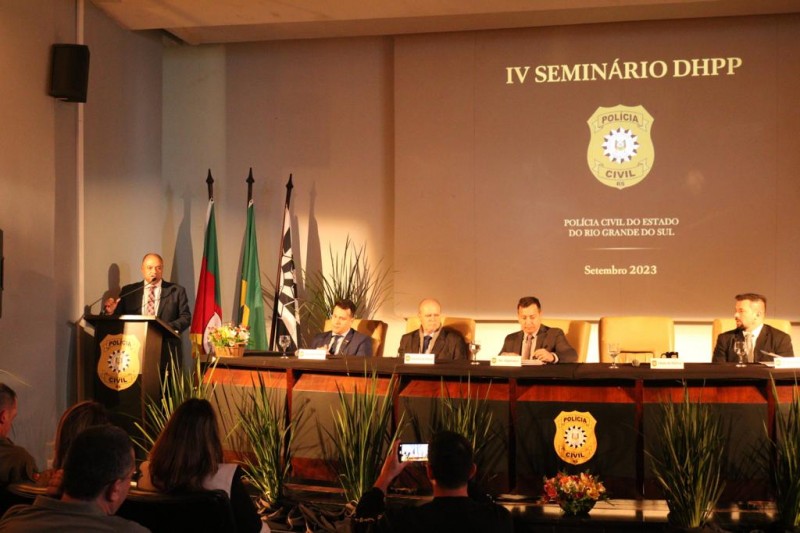 Polícia Civil da 4ªDPRI conectada com professores para conversar sobre  ambiente virtual escolar - Polícia Civil RS