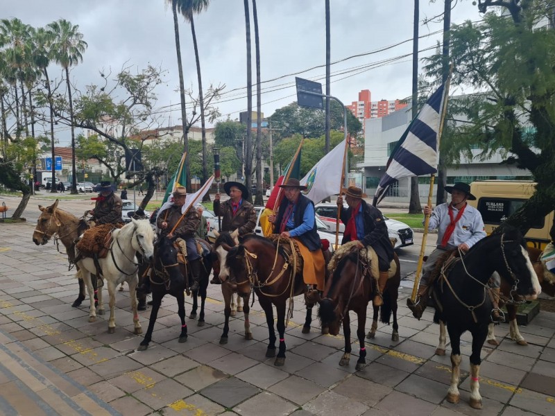 Juuh Tchubirubi - Secretária - Palácio da polícia